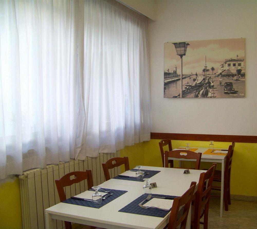 Hotel Derna Виареджо Экстерьер фото