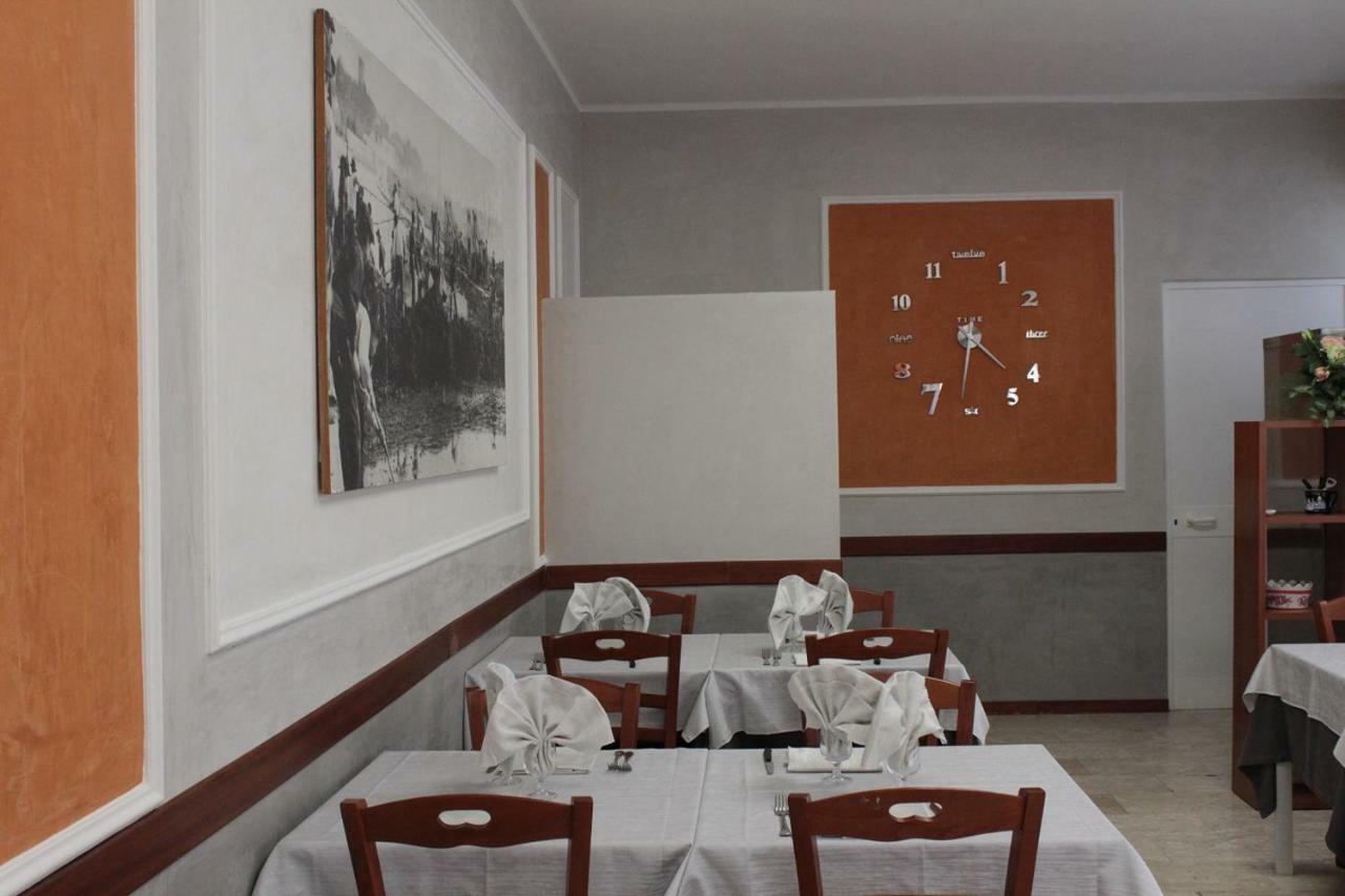 Hotel Derna Виареджо Экстерьер фото